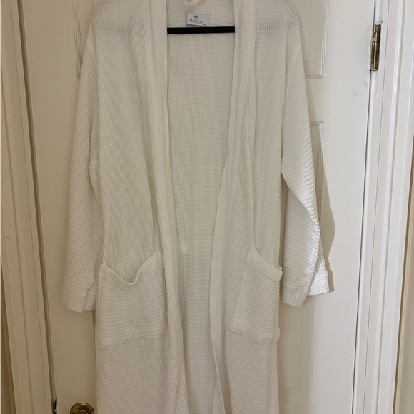 Matouk Classic White Waffle Robe - Picture 2 of 3